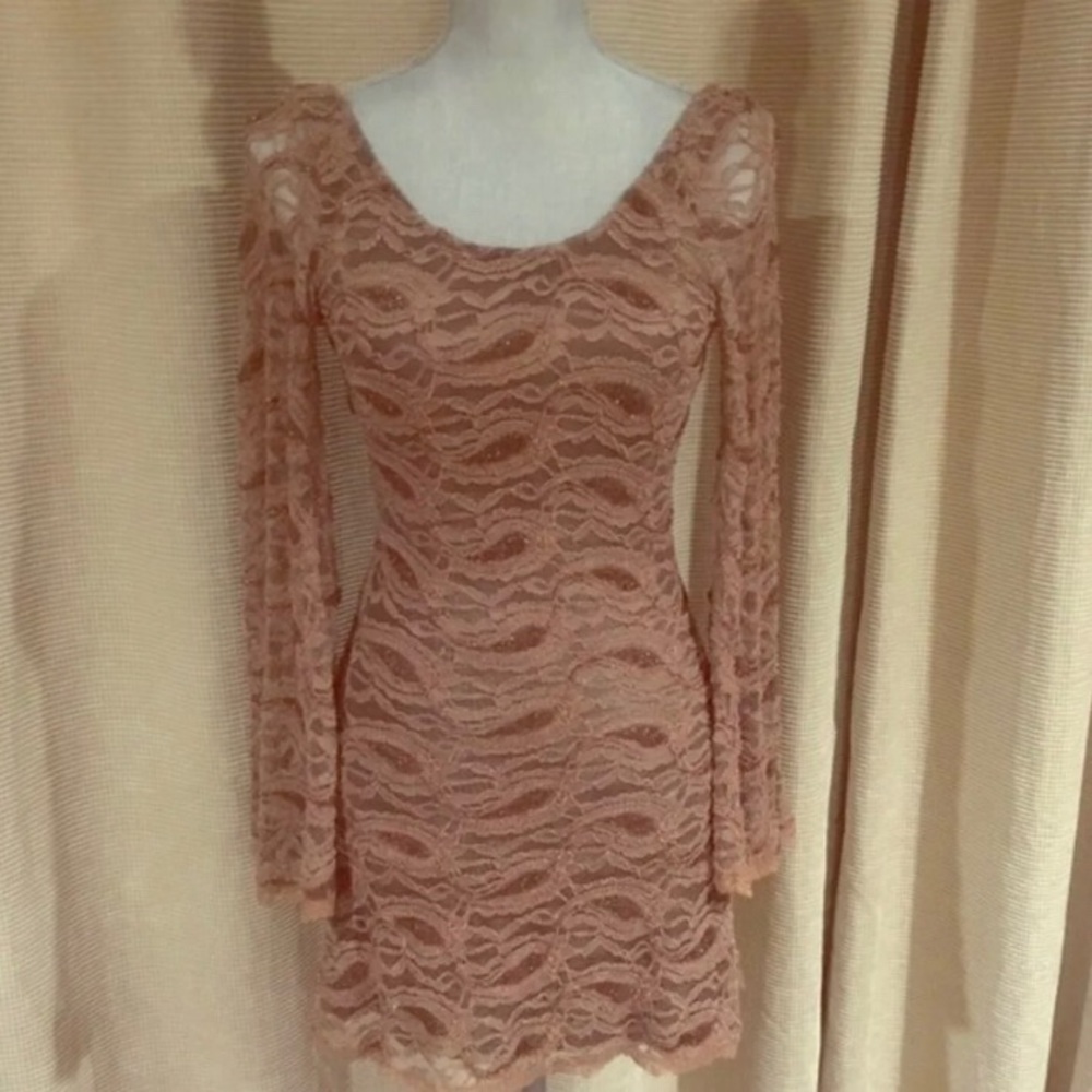 Vintage Lace Backless Bell Sleeve Cocktail Dress